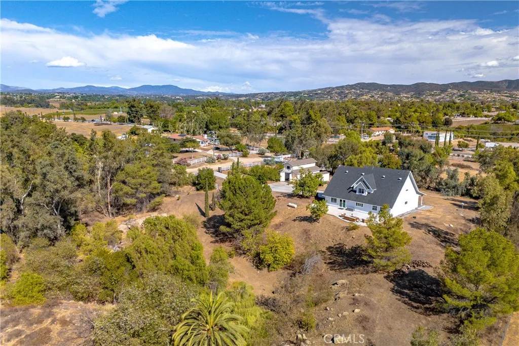 39195 Avenida Antonovich, Temecula, California 92591 home-pic-45